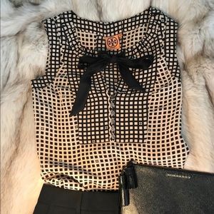 Tory Burch tan/black sleeveless blouse